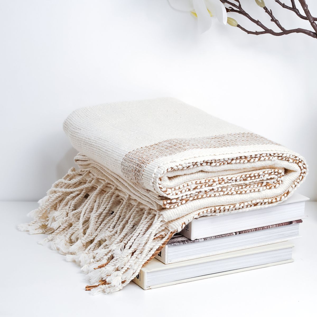 HANDWOVEN THROW - White & Intense Brown on the side — image 1