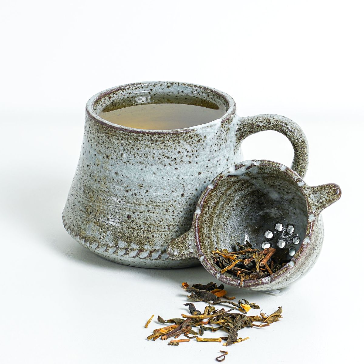 Ceramic Tea Mug with handle and Strainer — image 1
