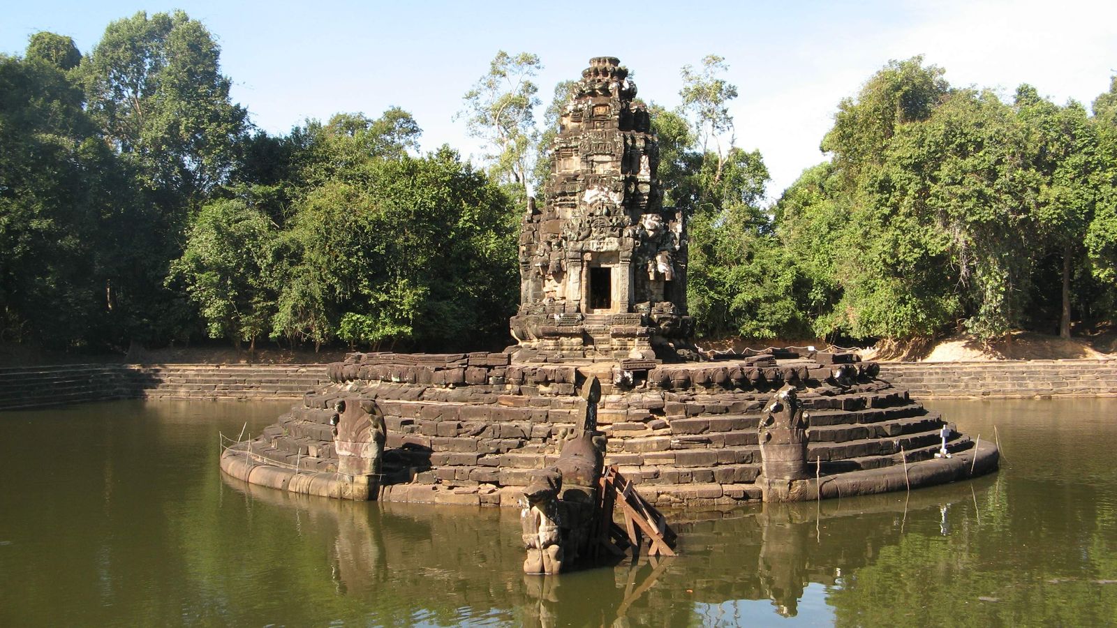 Neak Pean