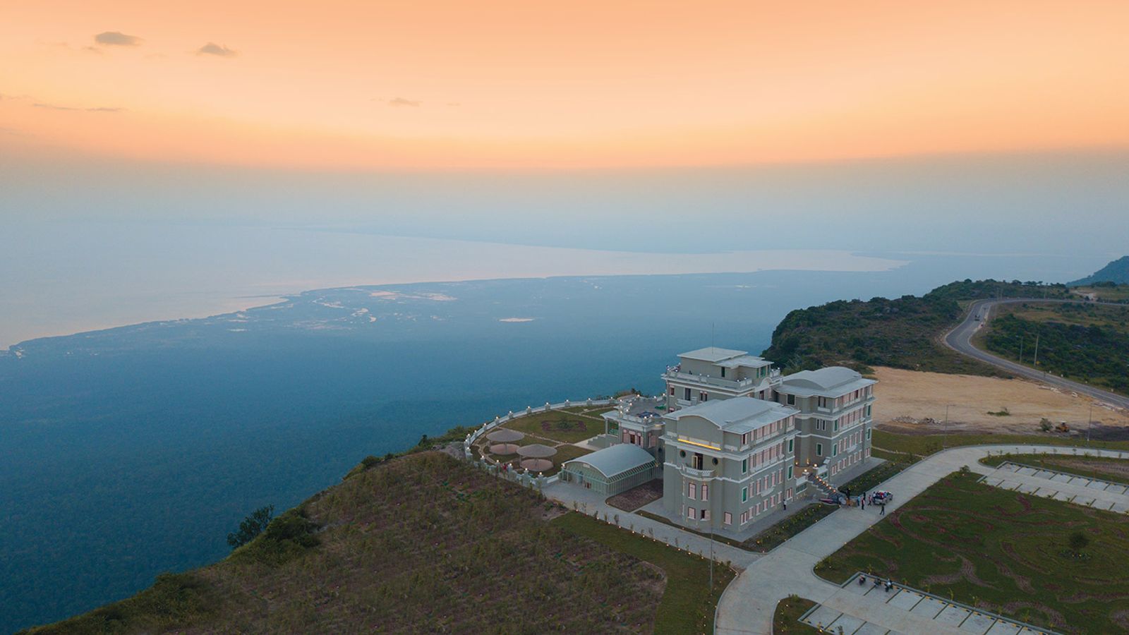 Le Bokor Palace