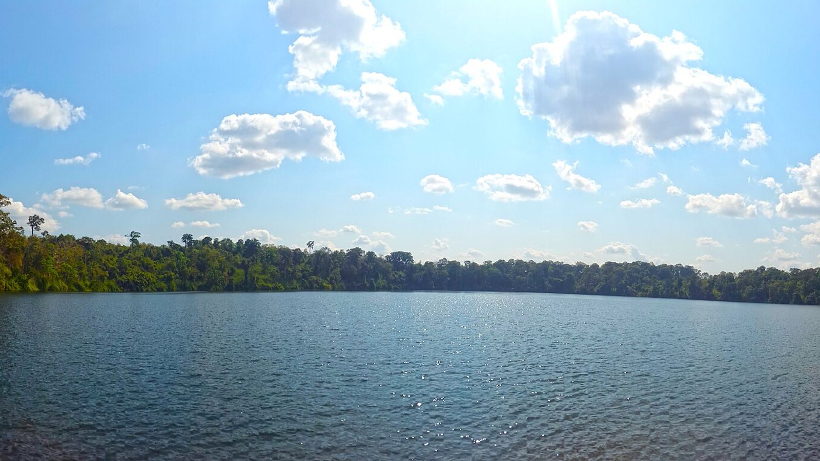 Yeak Laom Lake