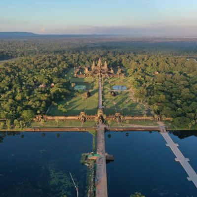 wp:org:wp-content/uploads/2024/08/10115206/Angkor-Wat-Top-View.jpg