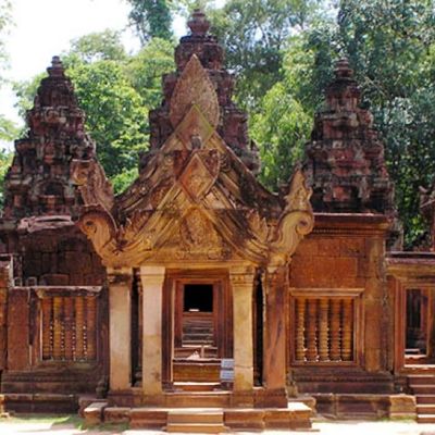 wp:org:wp-content/uploads/2024/08/10123701/Banteay-Srei-Temple.jpg