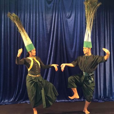 wp:org:wp-content/uploads/2024/08/05131050/Robam-Kngork-Pouthisat-Pursat-Peacock-Dance-5.jpg