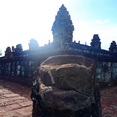 wp:org:wp-content/uploads/2024/08/17084400/Bakong-Temple-1.jpg