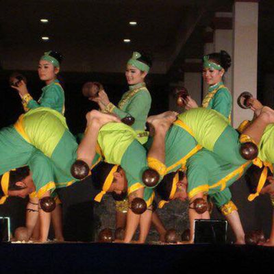 wp:org:wp-content/uploads/2024/08/17083952/Robam-Kandob-Ses-Praying-Mantis-Dance-2.jpg