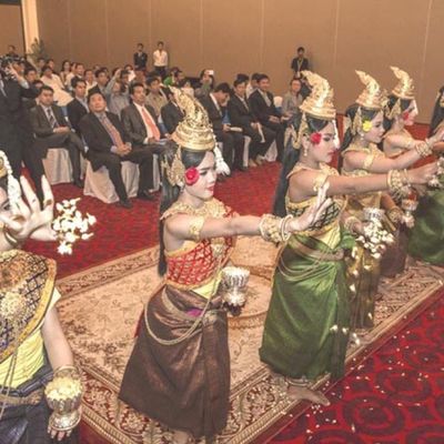 wp:org:wp-content/uploads/2024/08/10125733/blessing-dance-2.jpg