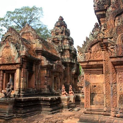wp:org:wp-content/uploads/2024/08/10123642/Banteay-Srei-Temple-3.jpg