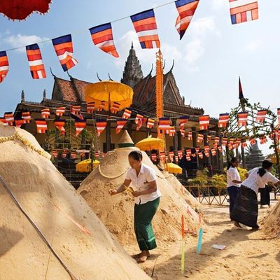 wp:org:wp-content/uploads/2024/08/03152930/Khmer-New-Year-Celebration-7.jpg