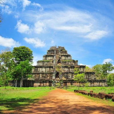 wp:org:wp-content/uploads/2024/09/Prang-Temple-or-Thom-Temple-of-Kho-Ker-Complex-©-Fresh-News-1.jpg
