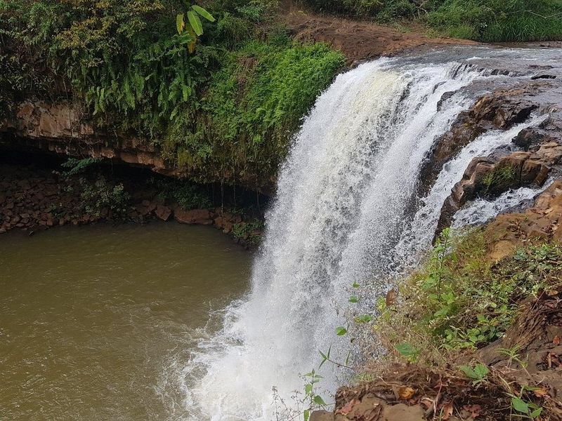 Cha Ong Waterfall & Plateau Walk
